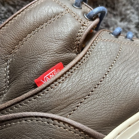 Vans Off the Wall collection shoes - Picture 3 of 3